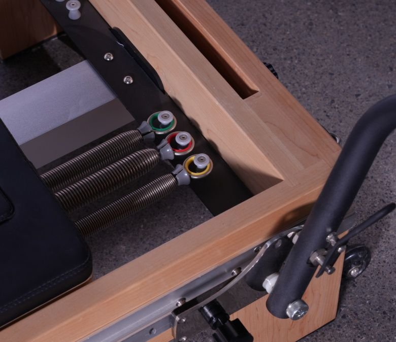 Pilates reformer en bois d'érable avec tour – Image 4
