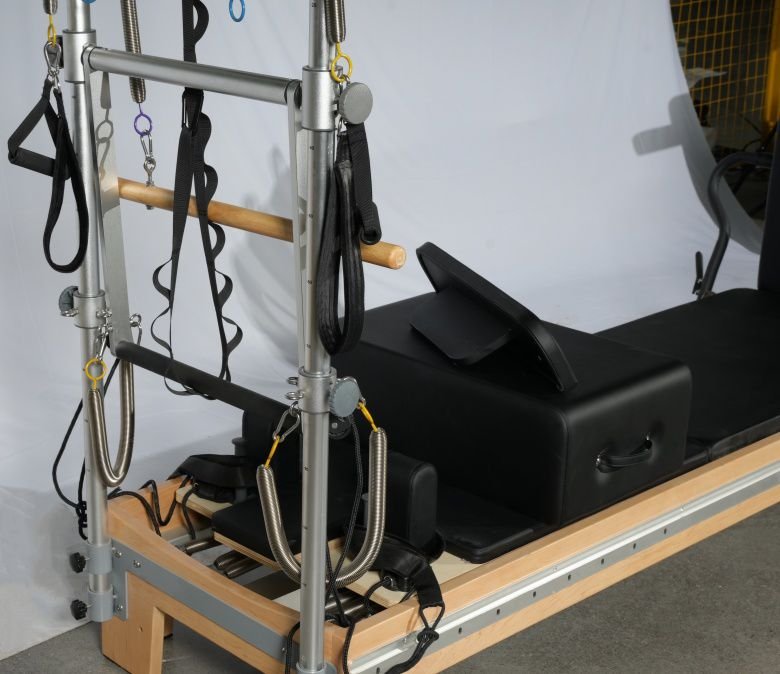 Pilates reformer en bois d'érable avec tour – Image 3