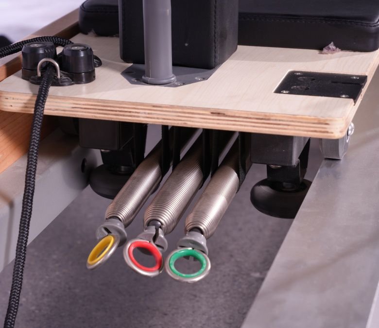Pilates reformer en bois d'érable avec tour – Image 5